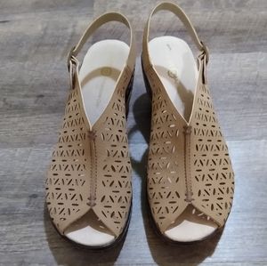 J-41 Adventure On Sandals